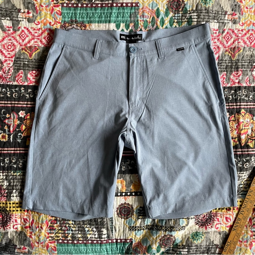 Travis Mathew Light Blue Flat Front Shorts Size 34 Activewear Golf